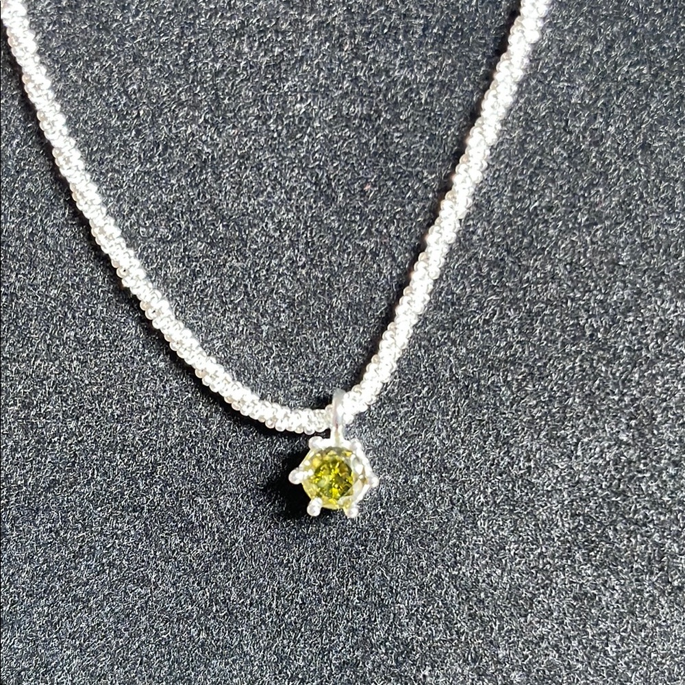Elegant Silver Necklace with Green Gemstone